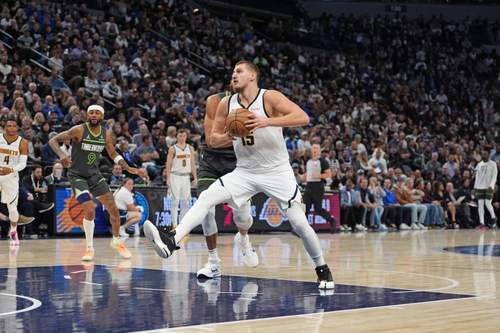 篮球比赛中 篮球比赛中